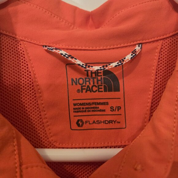 Women's North Face hiking shirt size Small - Picture 3 of 4